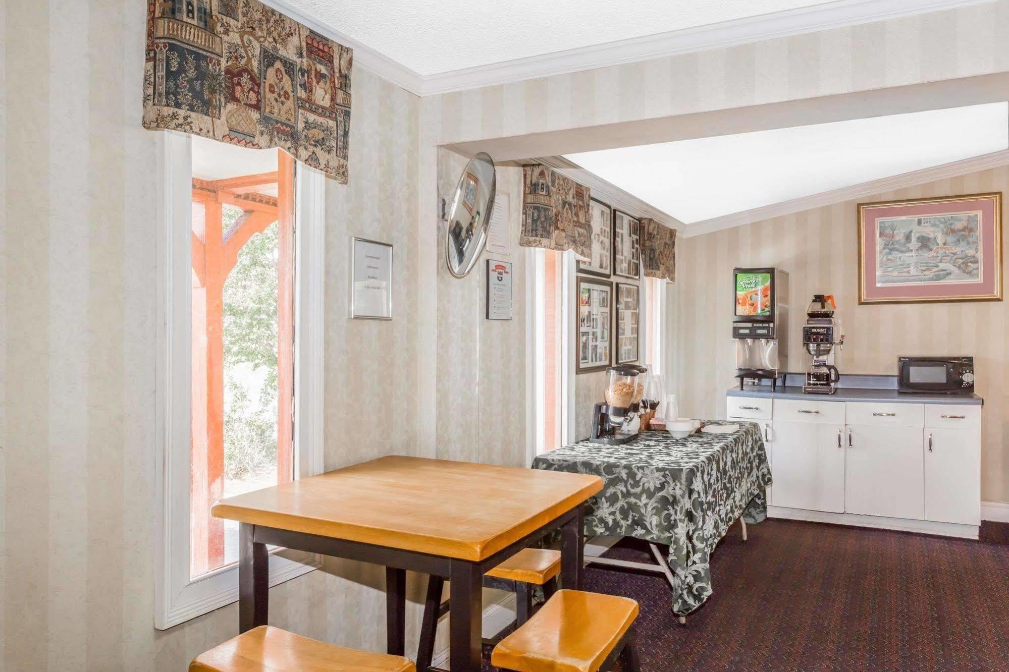 Knights Inn - Cayce Екстер'єр фото