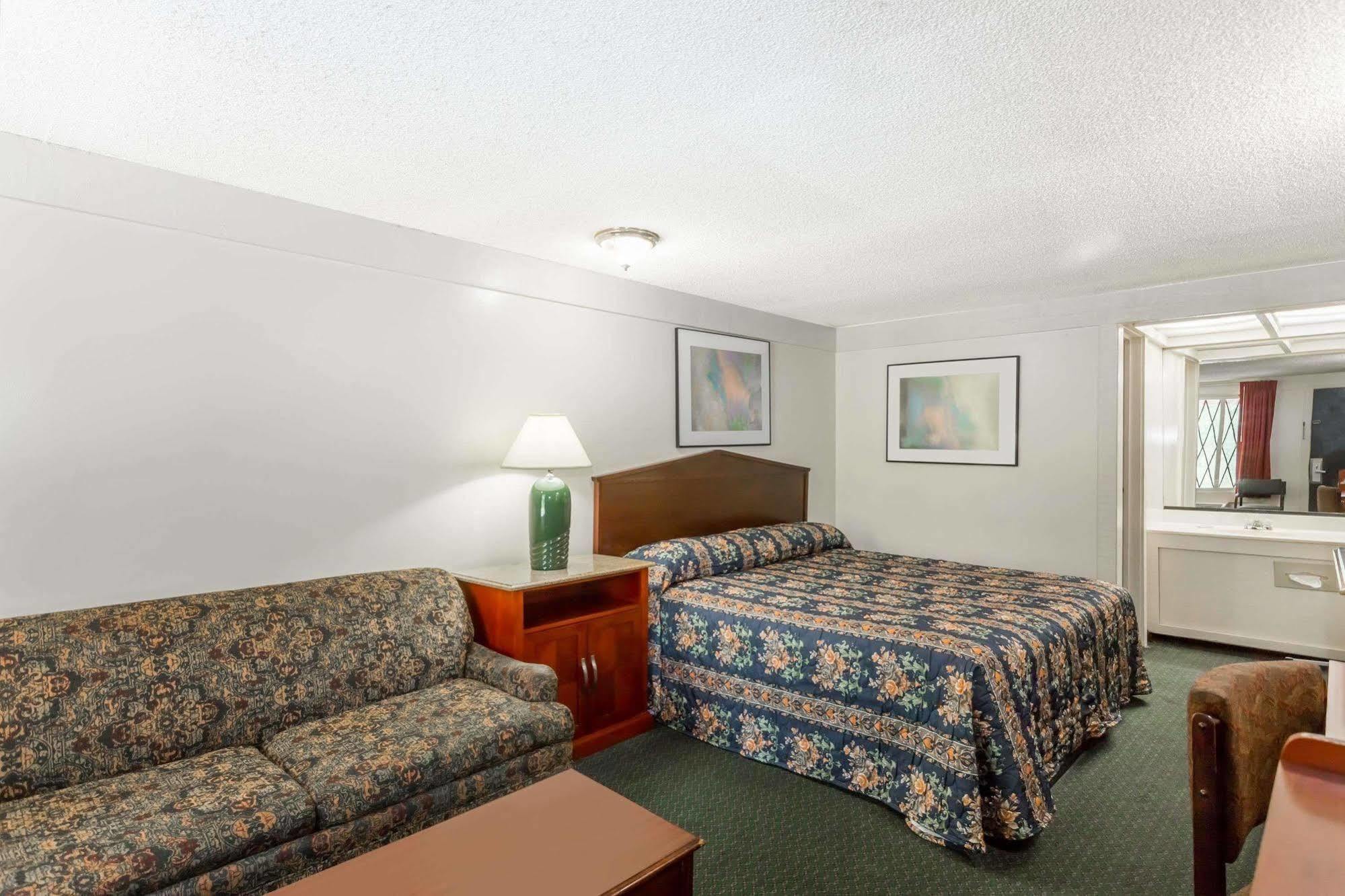 Knights Inn - Cayce Екстер'єр фото